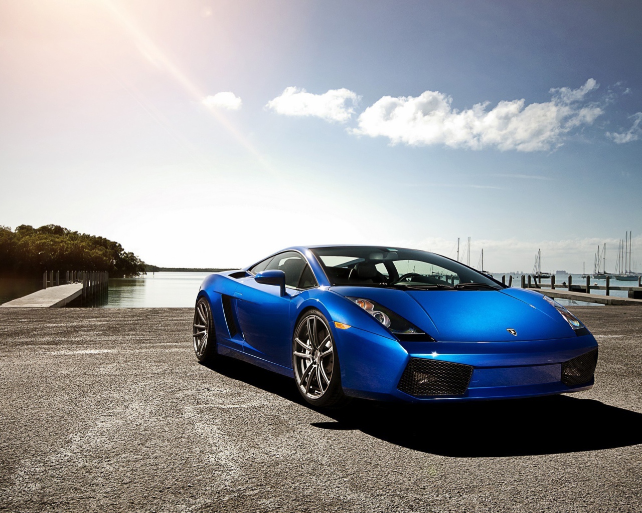 Синий Lamborghini Gallardo LP560 4