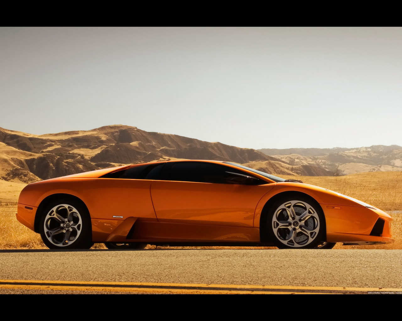 Красивый автомобиль Lamborghini Murcielago в Москве