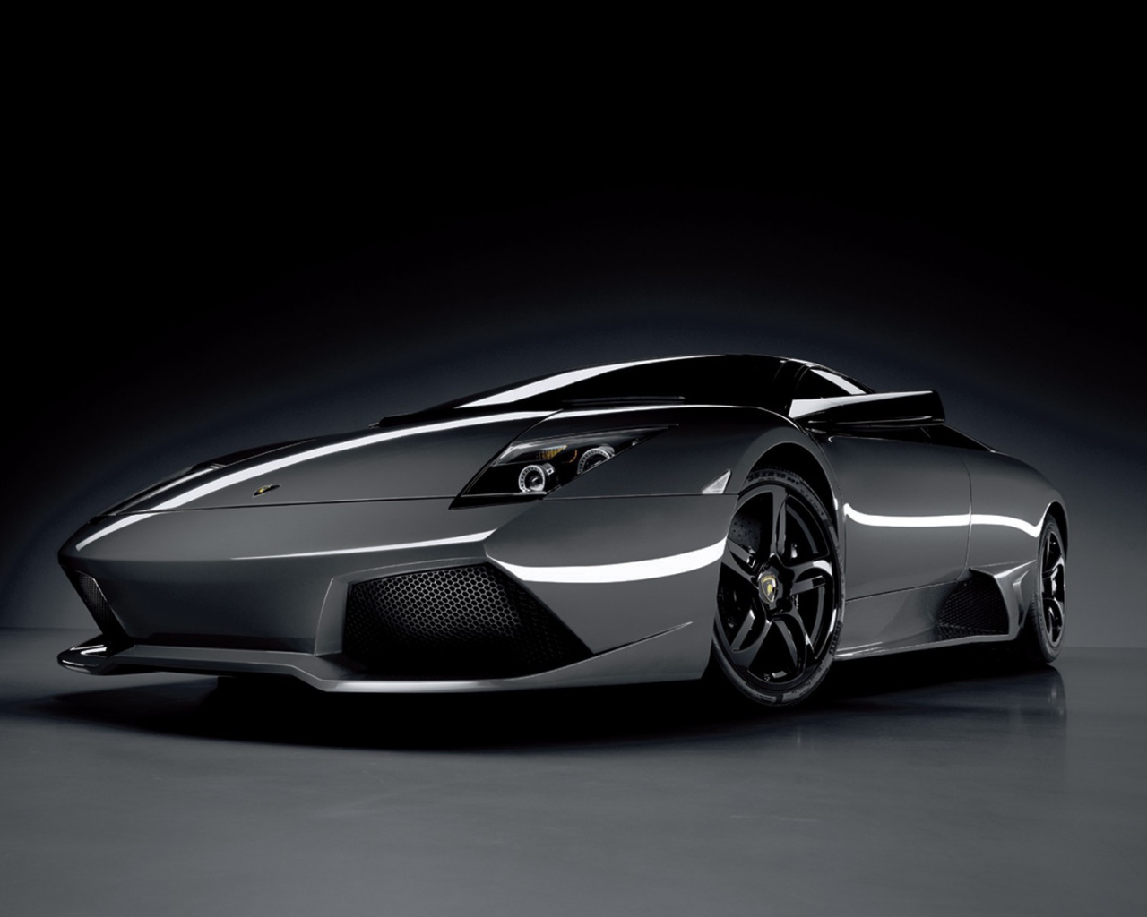 Автомобиль марки Lamborghini модели Murcielago
