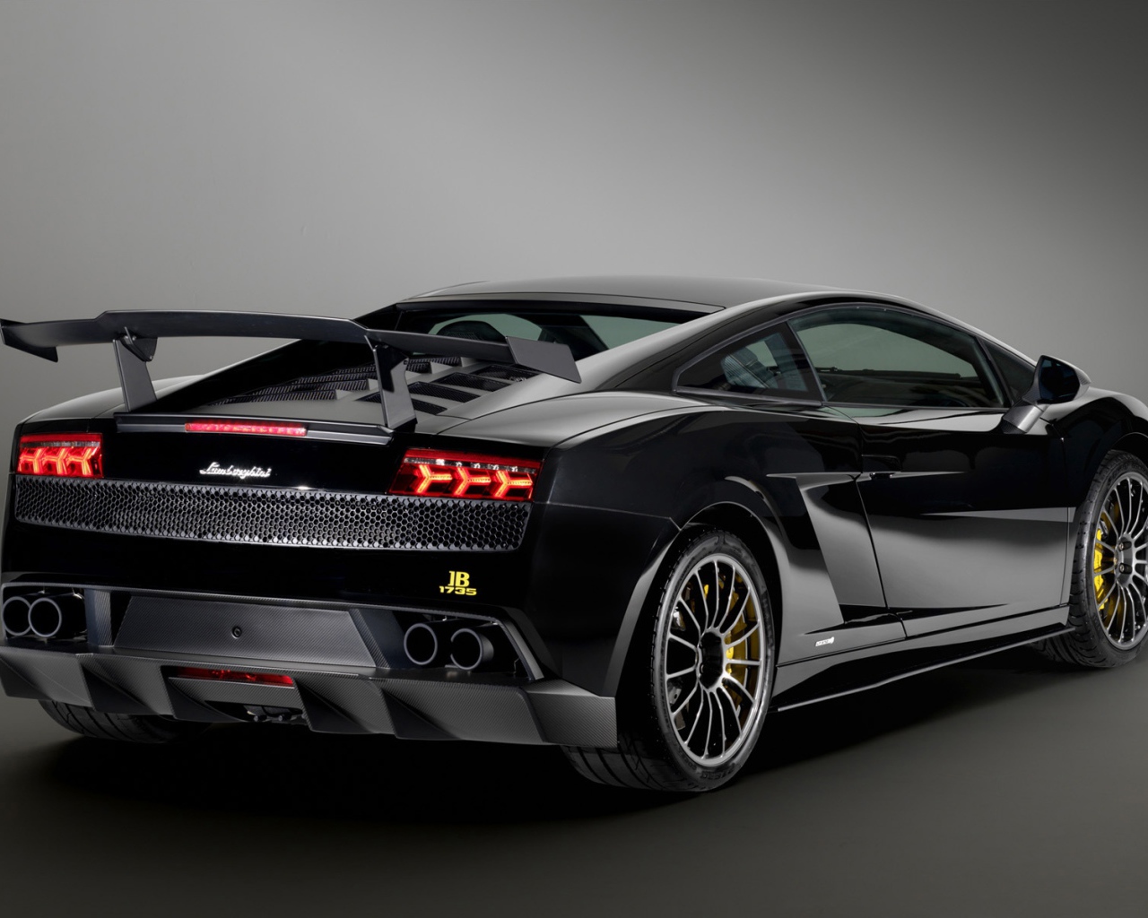 Дизайн автомобиля Lamborghini Gallardo