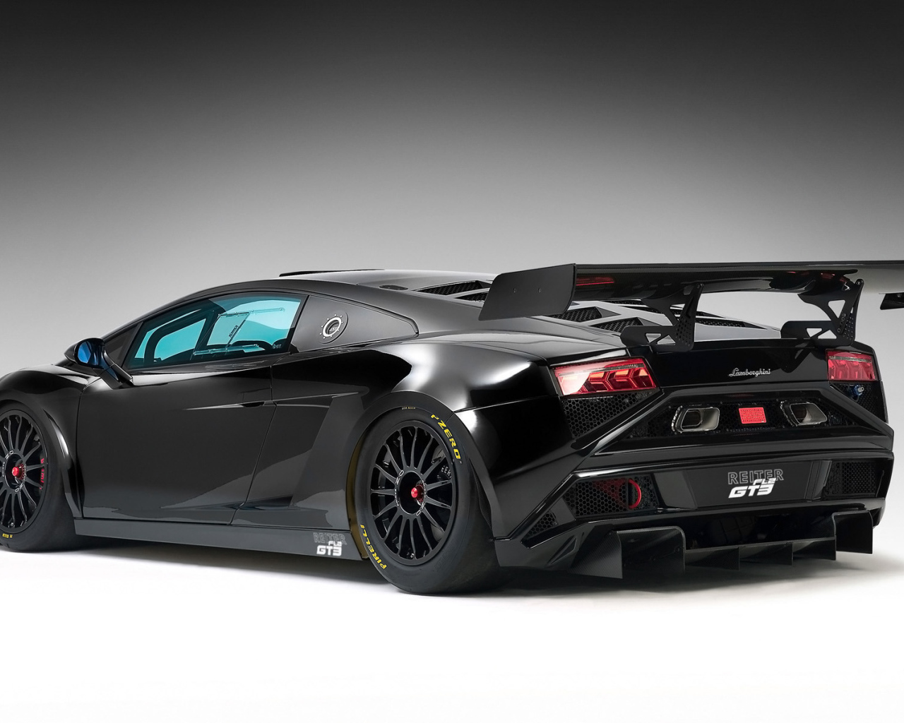 Надежный автомобиль Lamborghini Sesto Elemento