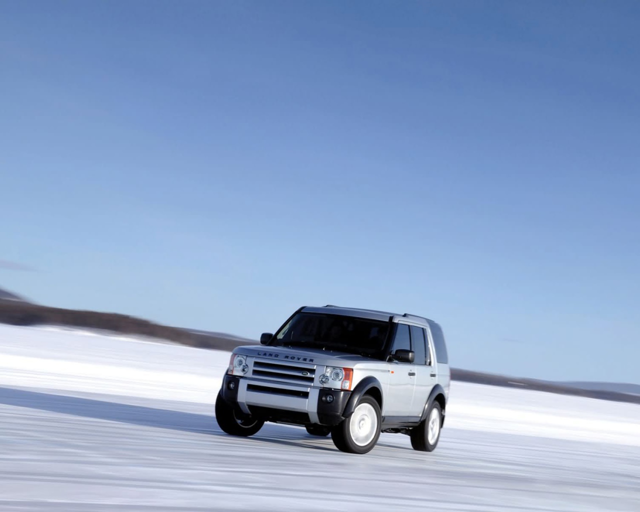  Красивый автомобиль Land Rover Discovery 3