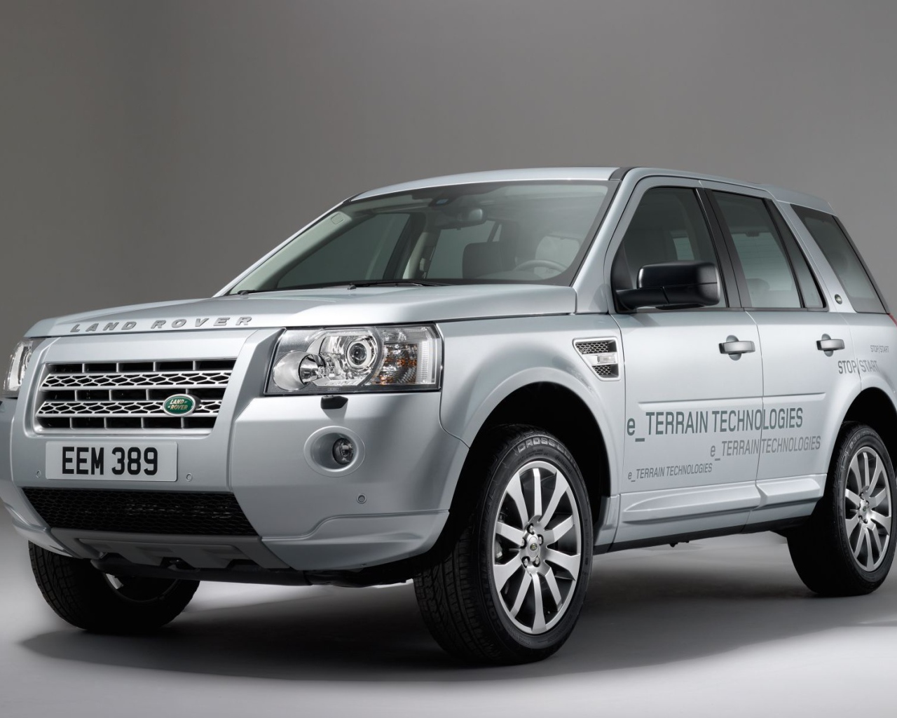 Фото автомобиля Land Rover Freelander 2
