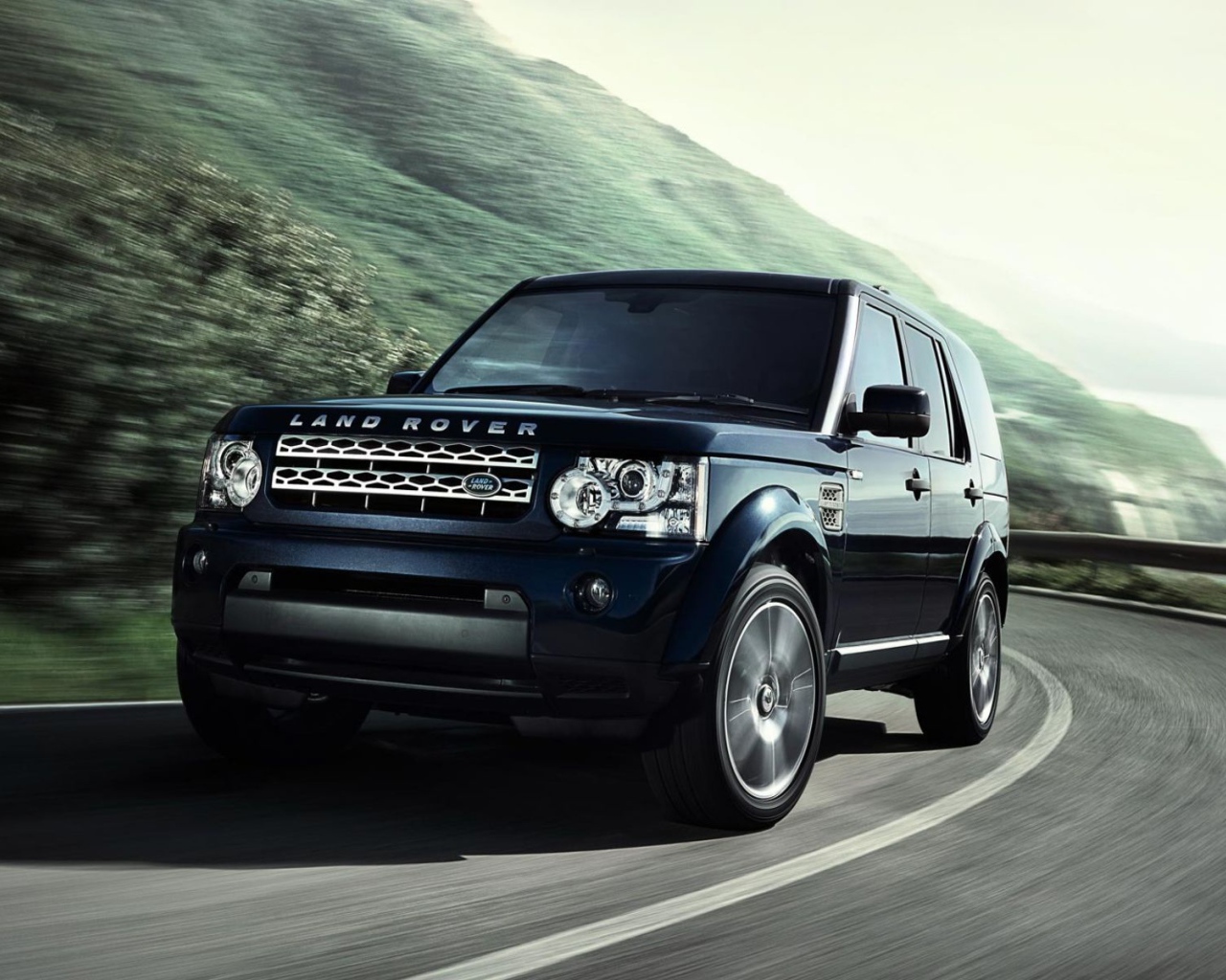 Тест драйв автомобиля Land Rover Discovery 3