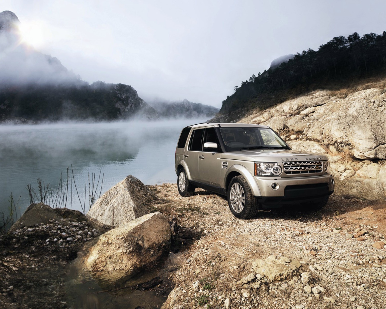 Надежный автомобиль Land Rover Discovery 3