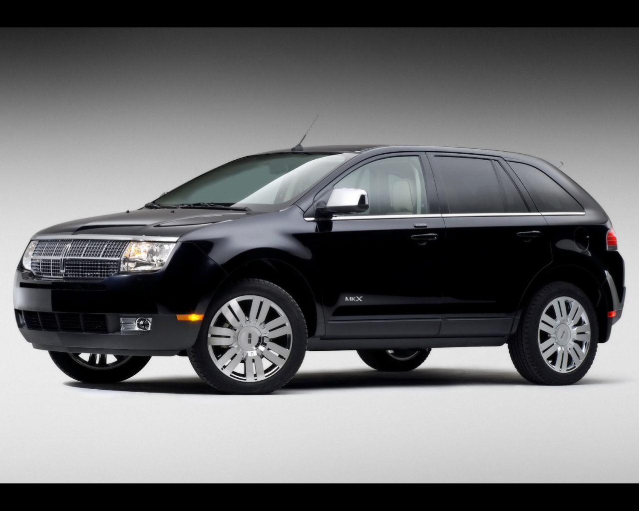 Автомобиль марки Lincoln модели MKX