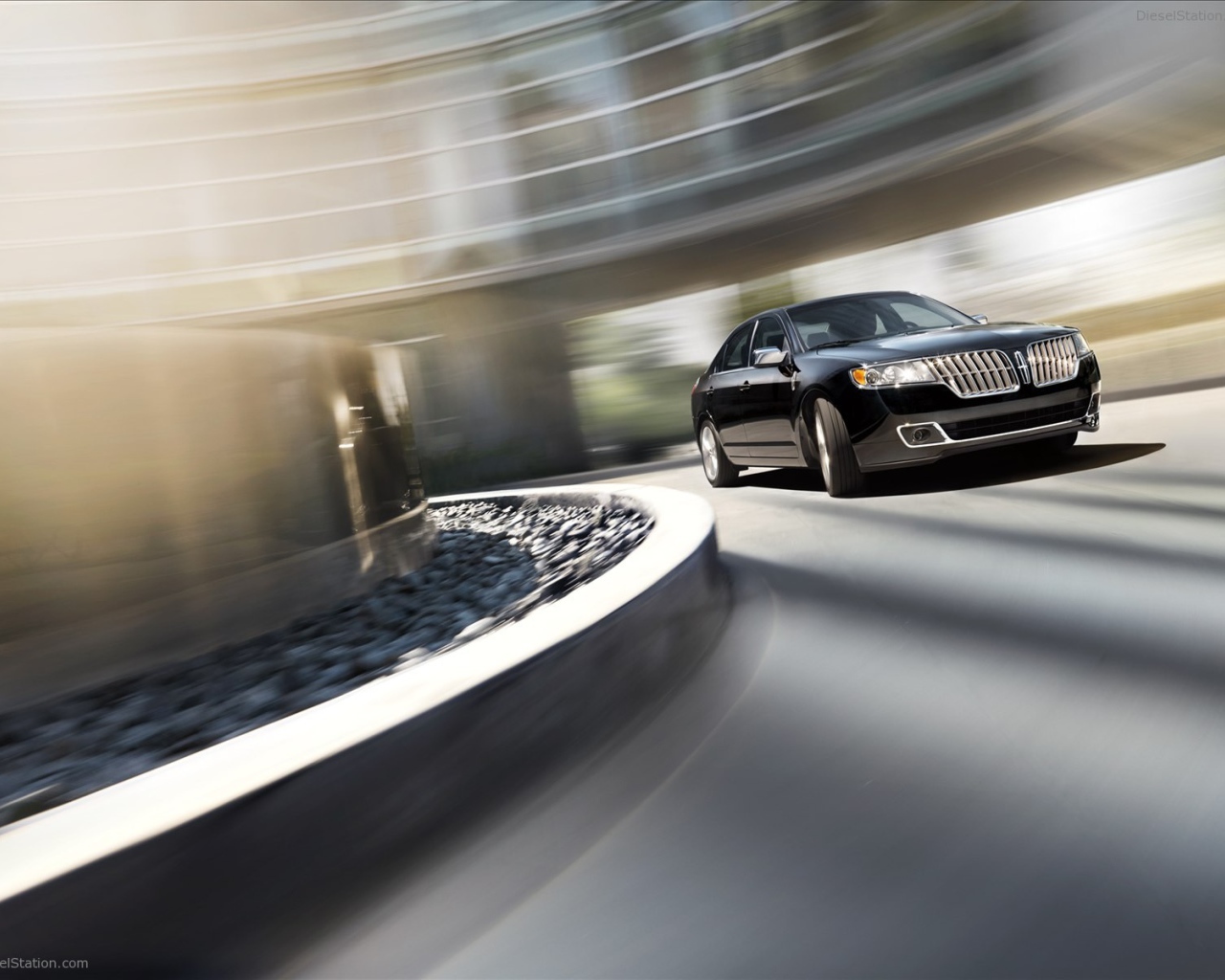 Автомобиль марки Lincoln модели MKZ