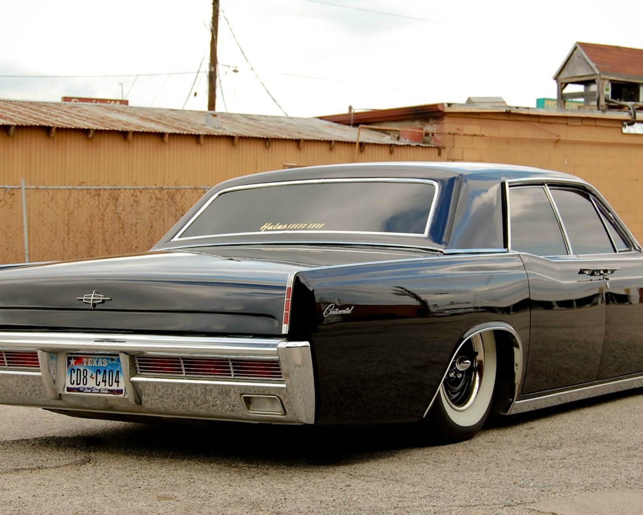 Новая машина Lincoln Continental