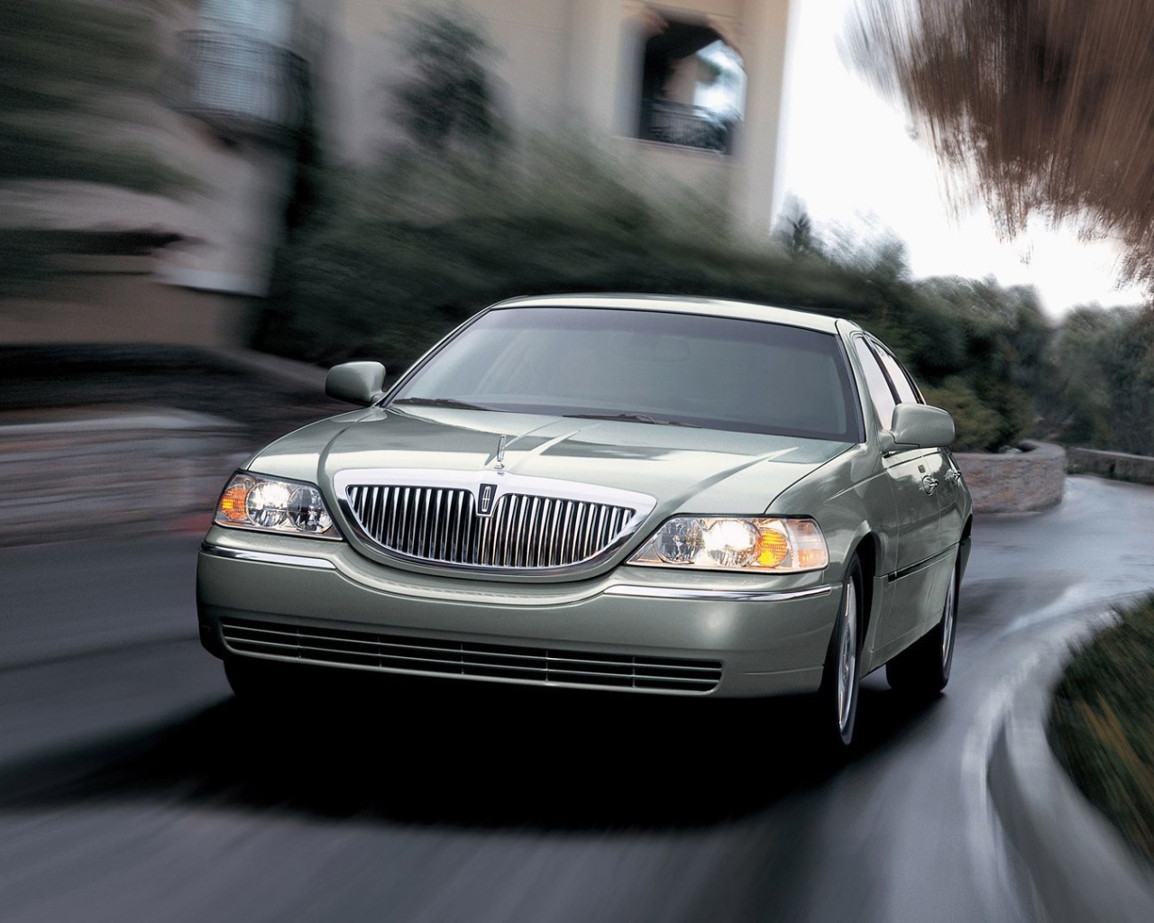 Новый автомобиль Lincoln Town Car