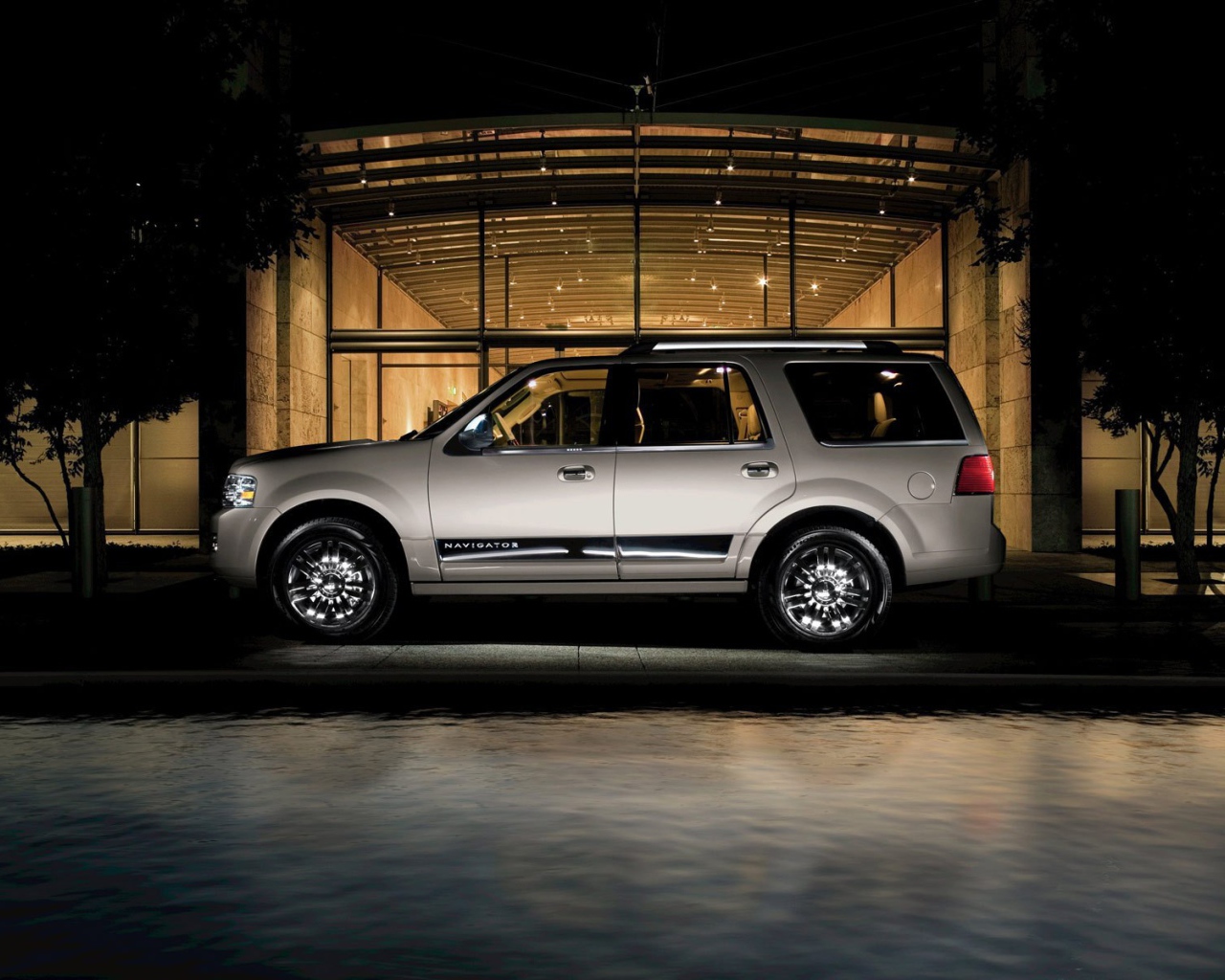 Надежная машина Lincoln Navigator