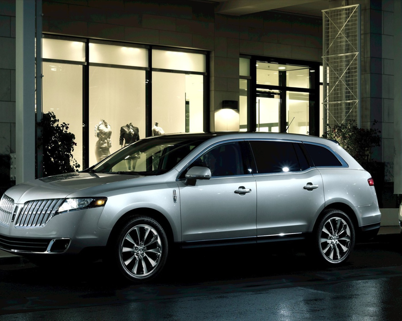 Надежная машина Lincoln Town Car