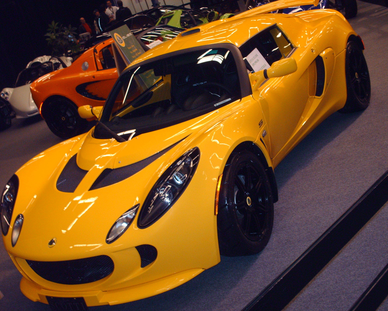 Желтый Lotus Elise