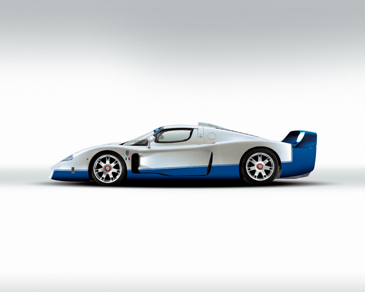 Фото автомобиля Maserati MC12