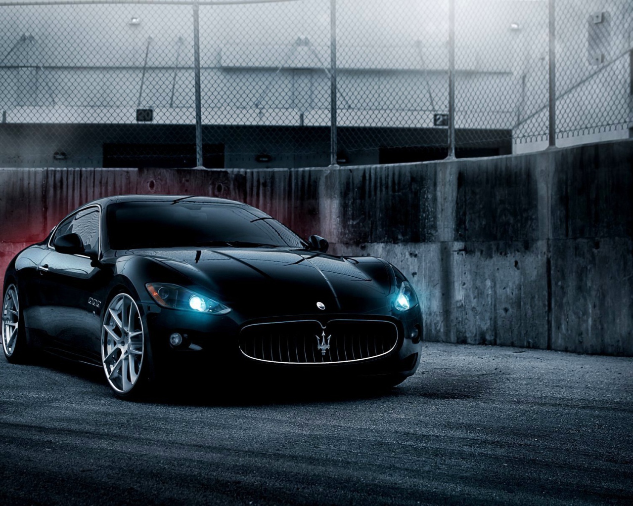 Фото автомобиля Maserati Quattroporte