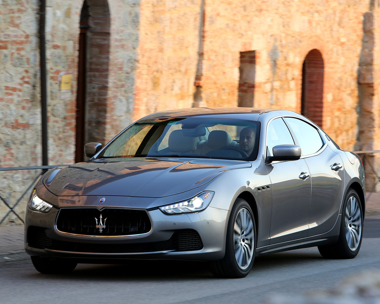 Новая машина Maserati Ghibli