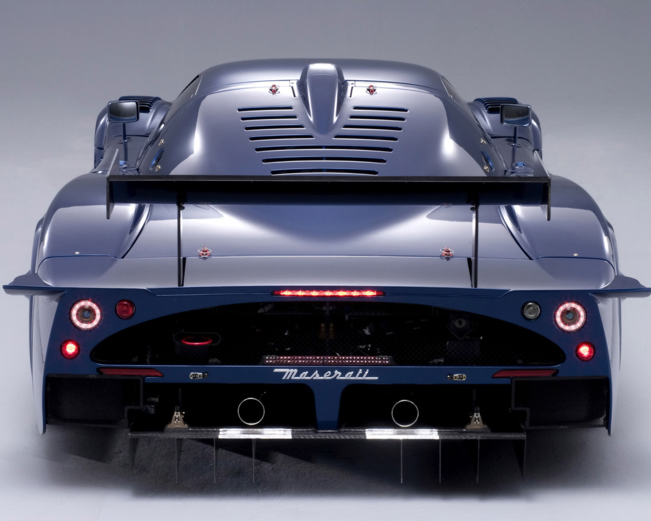 Тест драйв автомобиля Maserati MC12