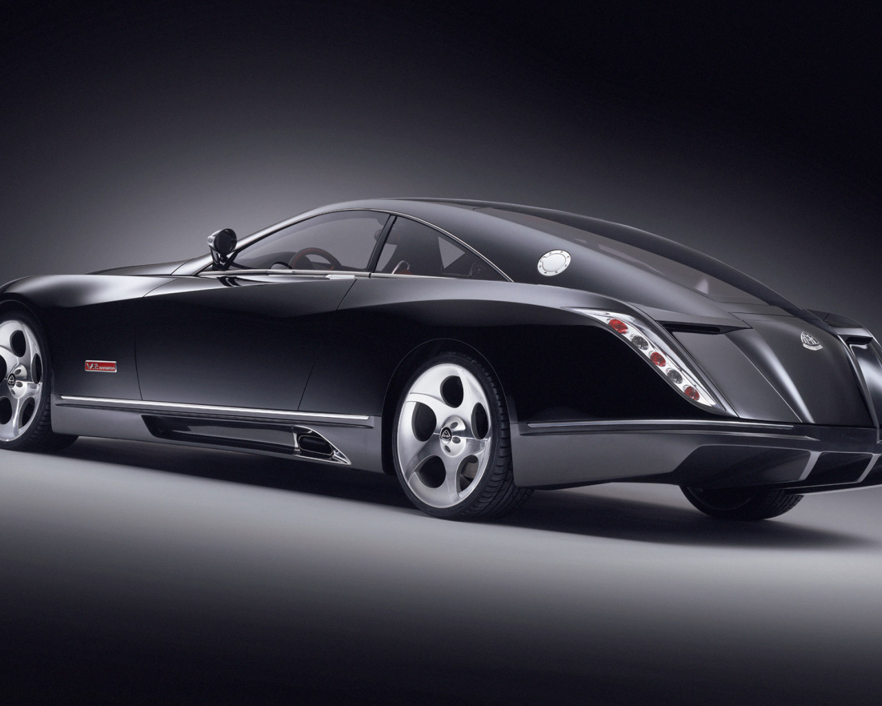  Красивый автомобиль Maybach  Exelero в Москве