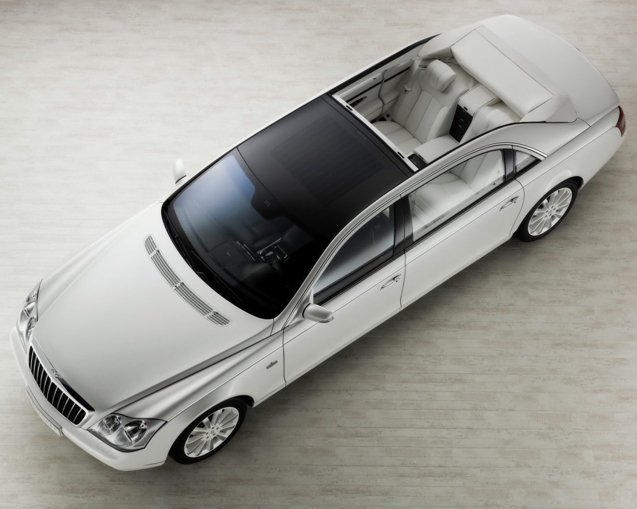 Надежная машина Maybach  Landaulet