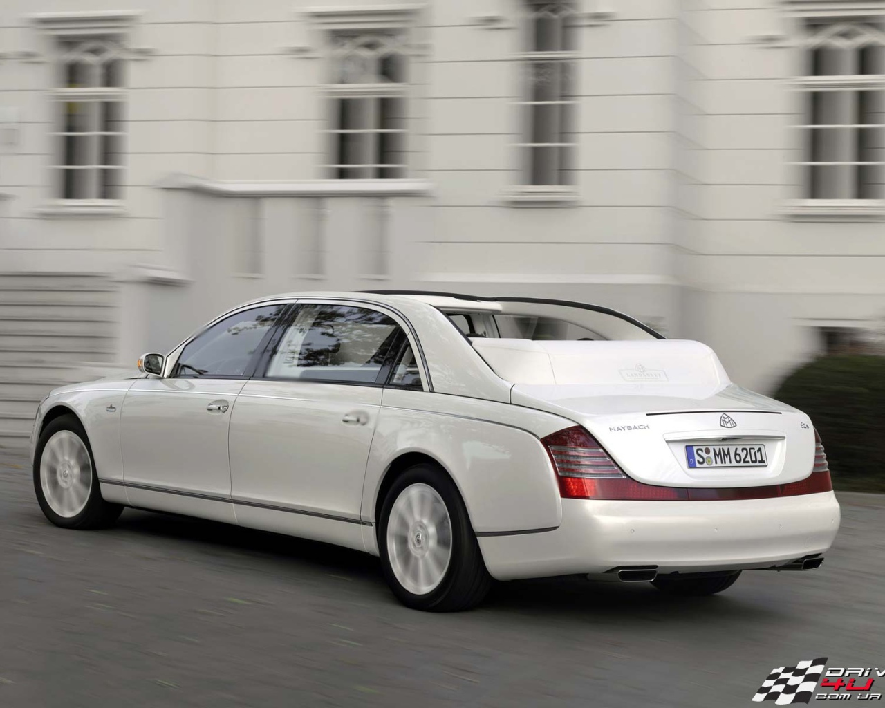 Новая машина Maybach  Landaulet
