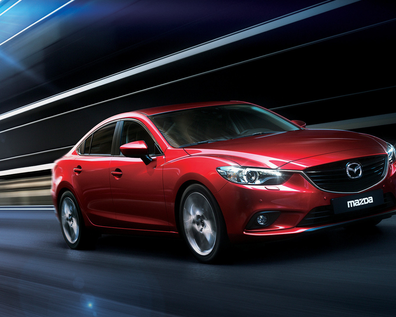 Красивый автомобиль Mazda 6 в Москве