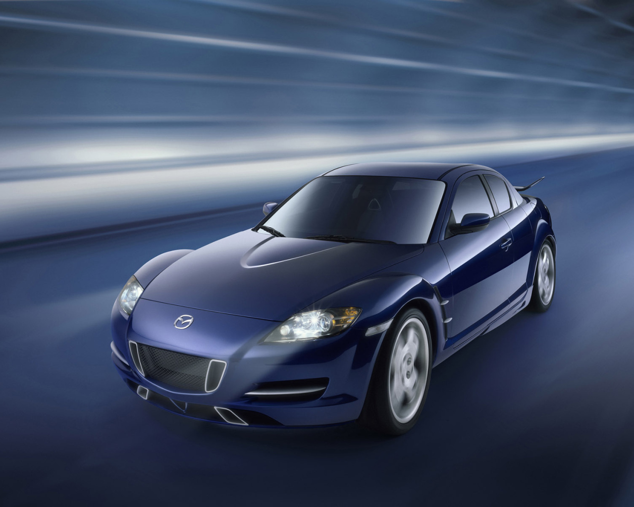 Красивый автомобиль Mazda RX 8