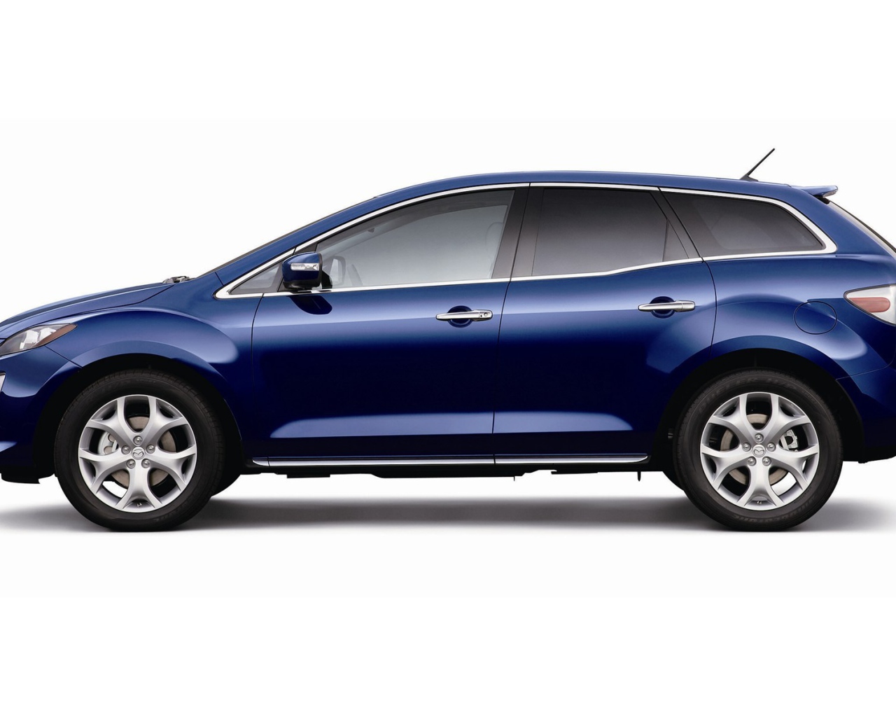 Новый автомобиль Mazda CX 7