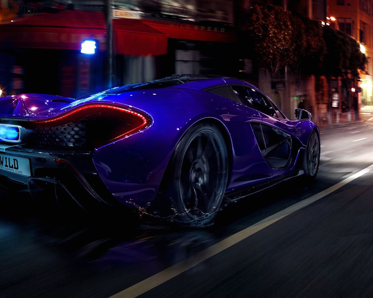 Голубой Mclaren p1