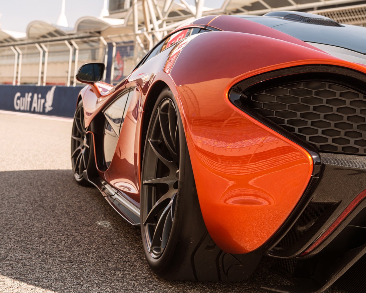 Фото автомобиля McLaren P1 2014
