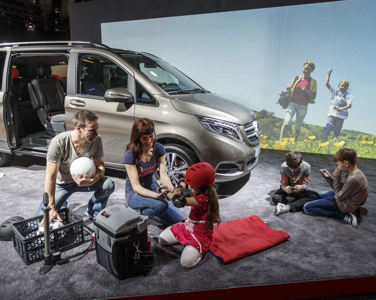 Дизайн автомобиля Mercedes V-Class 2014