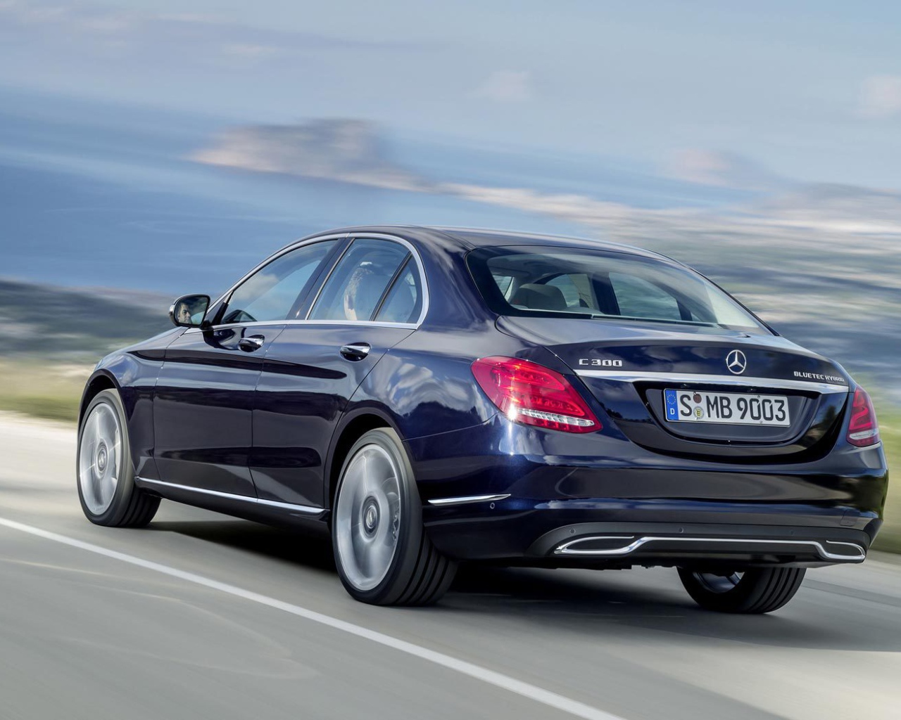 Mercedes C class 2014 в дороге