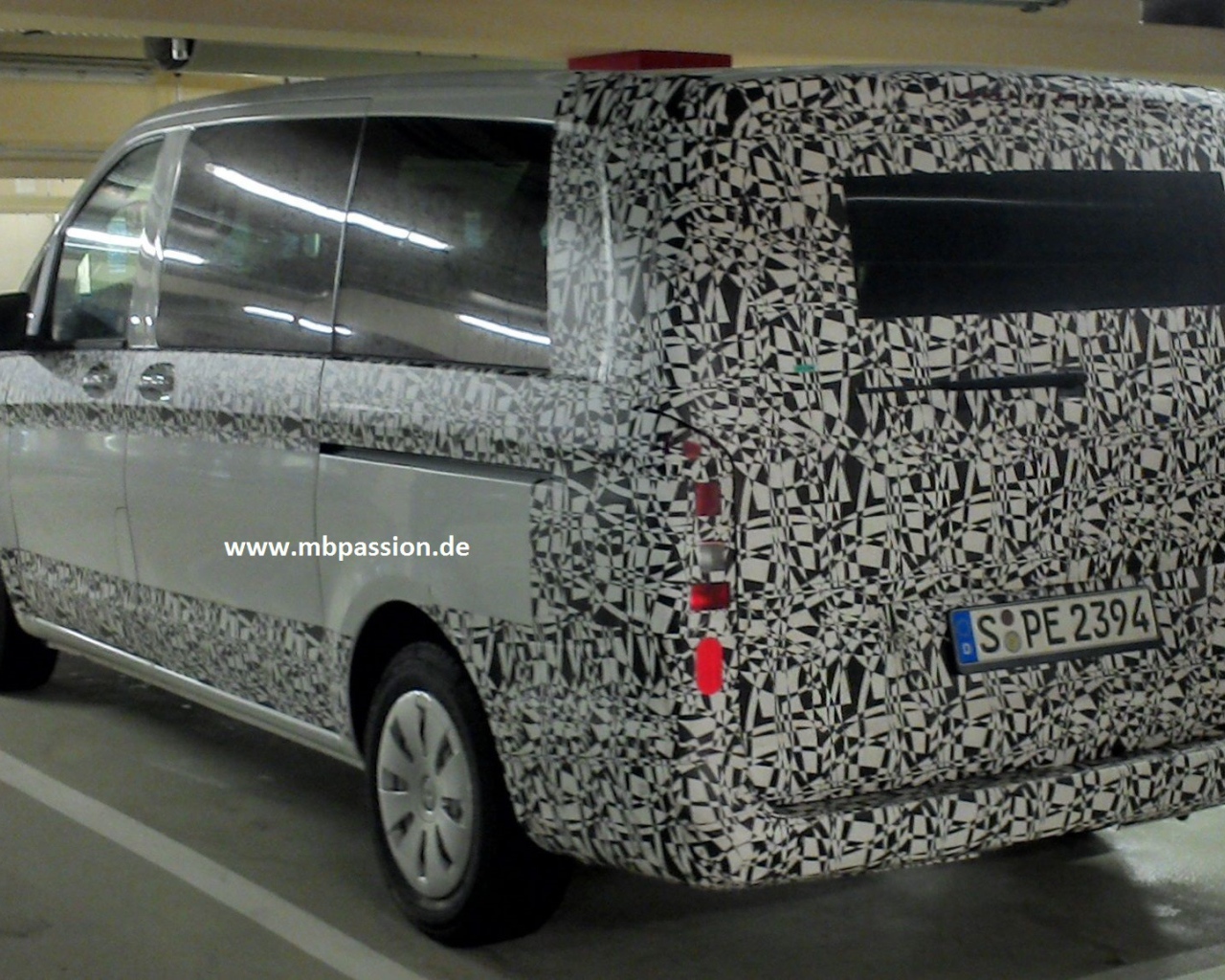 Новая машина Mercedes V-Class 2014