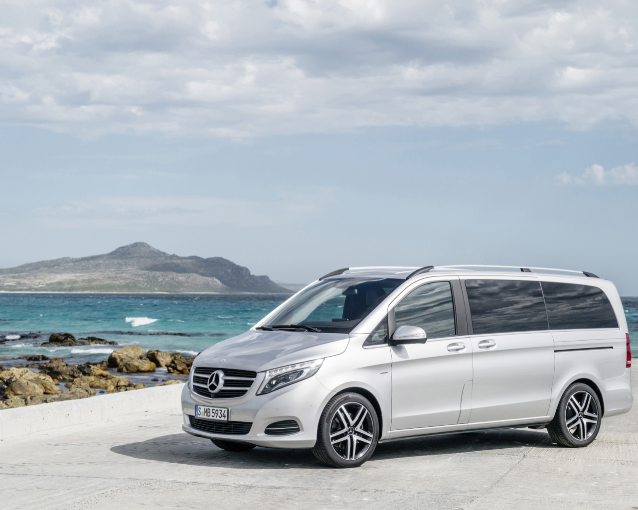 Надежный автомобиль Mercedes V-Class 2014