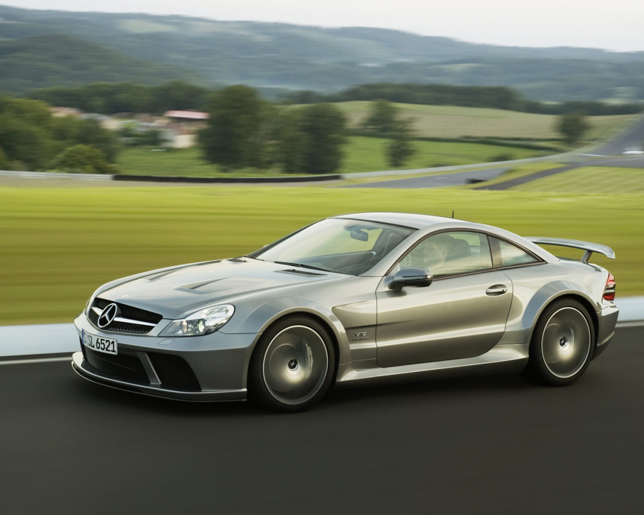 Спортивный Мерседес бенц