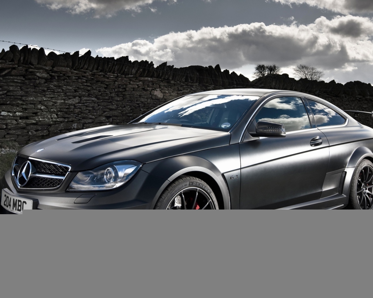 Мерседес C63 серебристый