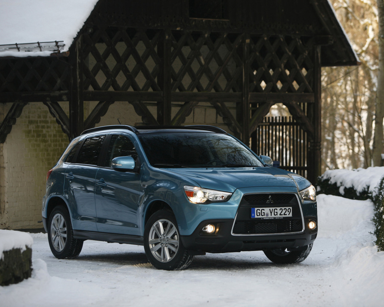 Красивый автомобиль Mitsubishi ASX