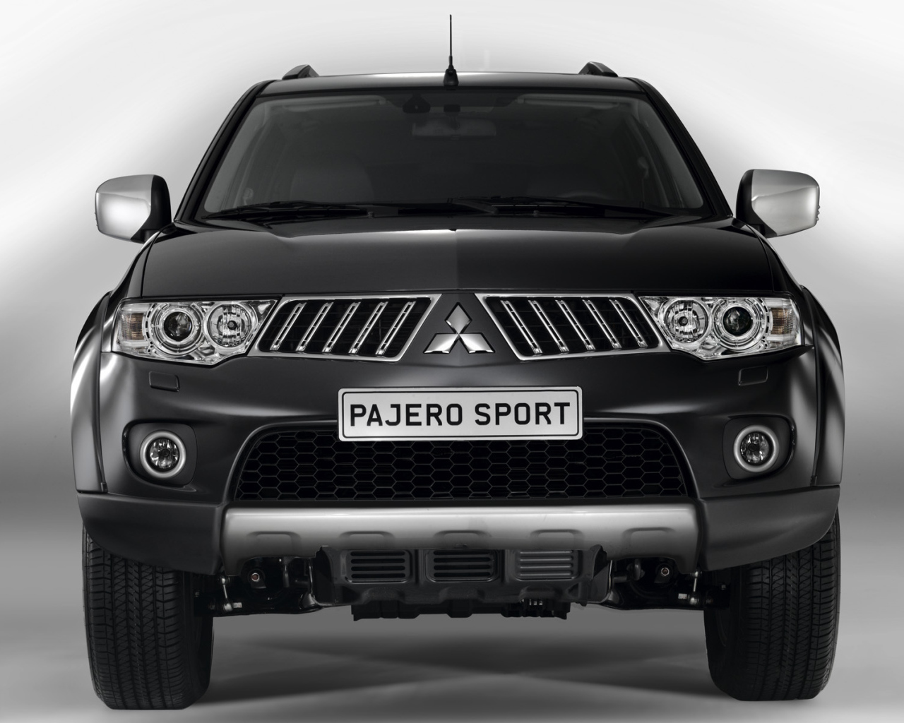 Фото автомобиля Mitsubishi Pajero Sport