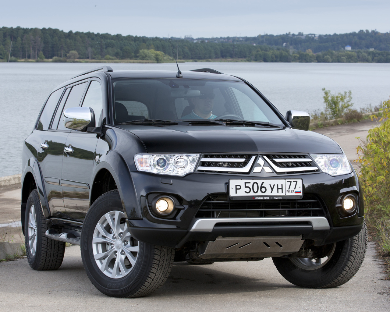 Надежный автомобиль Mitsubishi Pajero Sport
