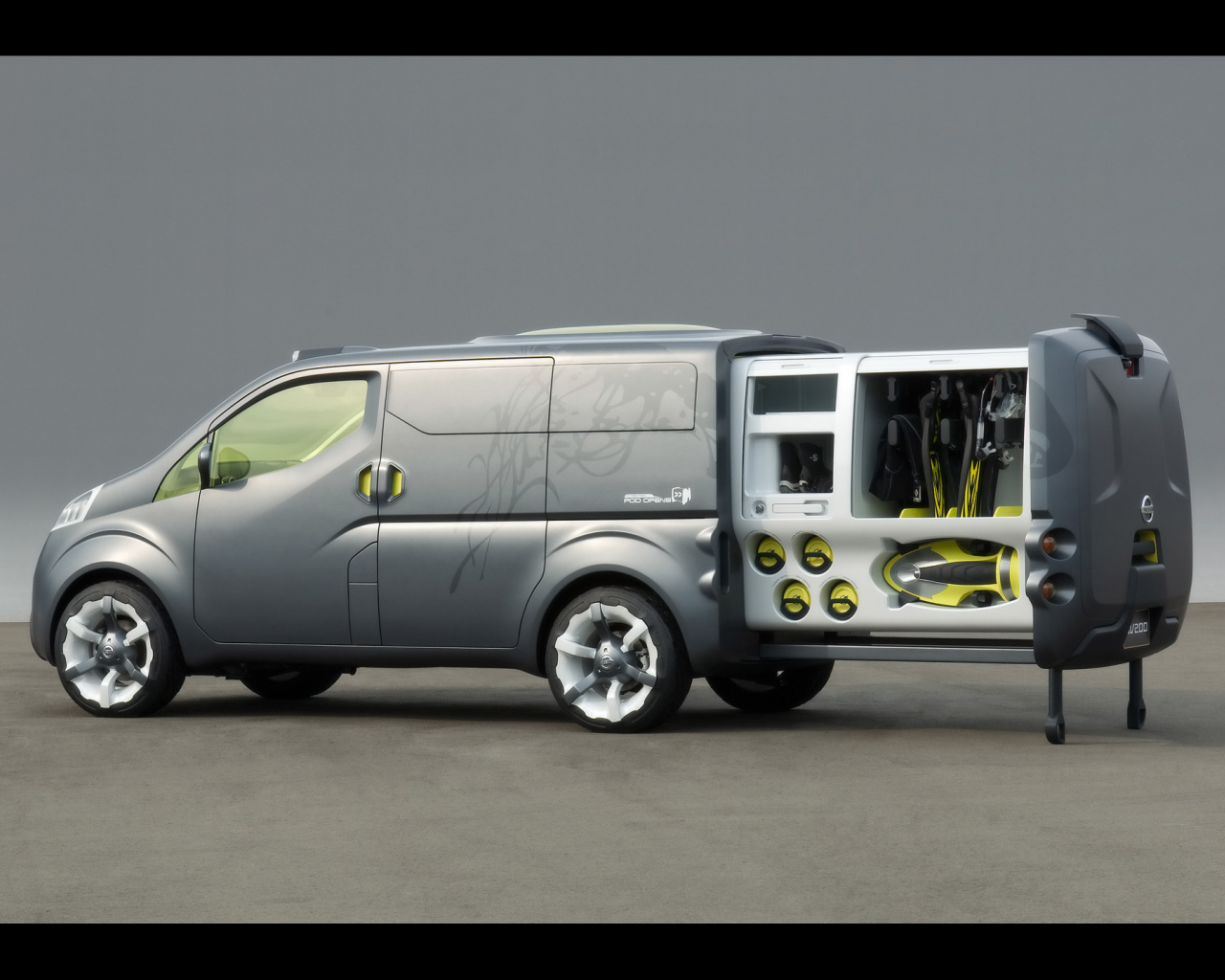 Тест драйв автомобиля Nissan NV200