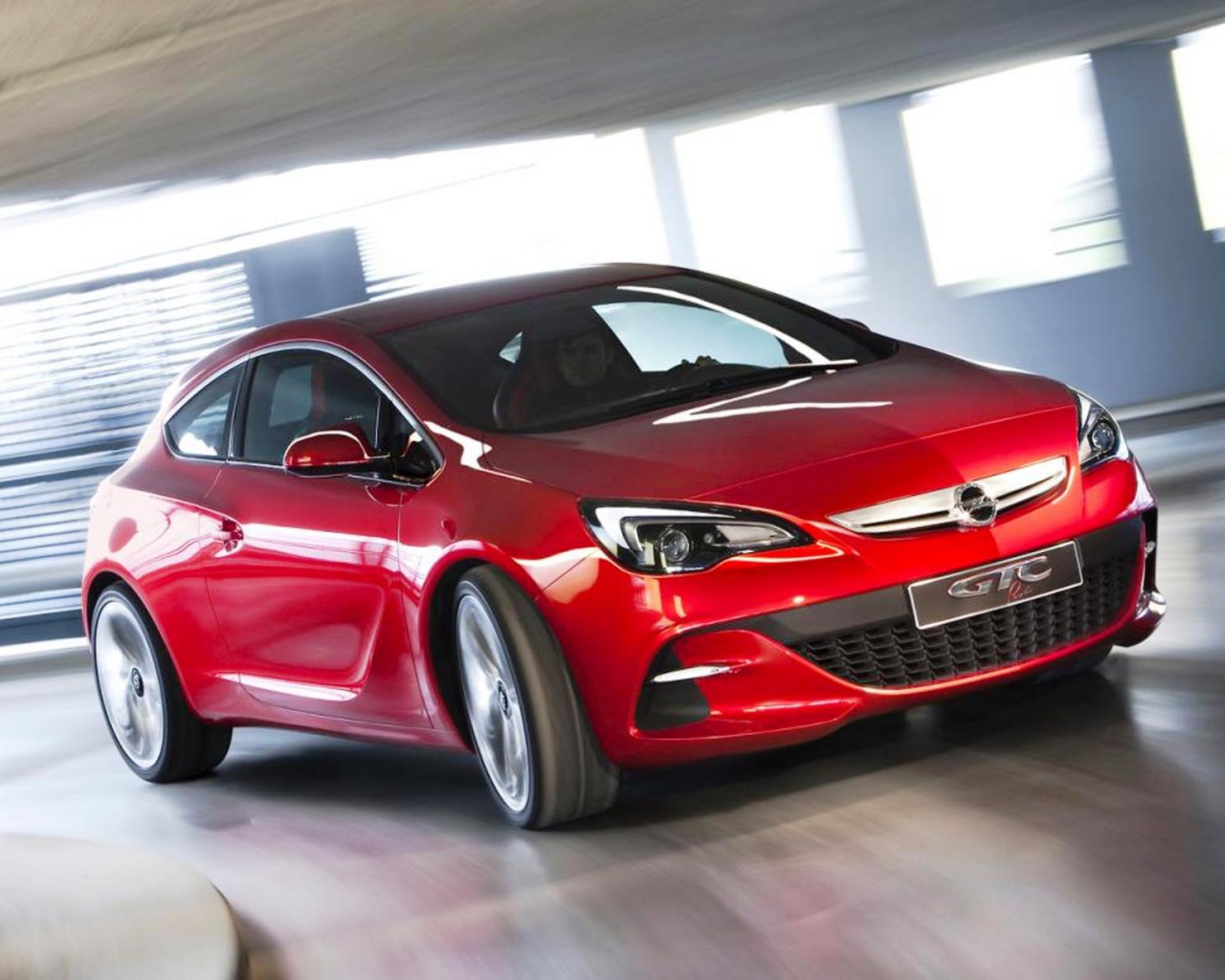 Новый автомобиль Opel Astra GTC 2014
