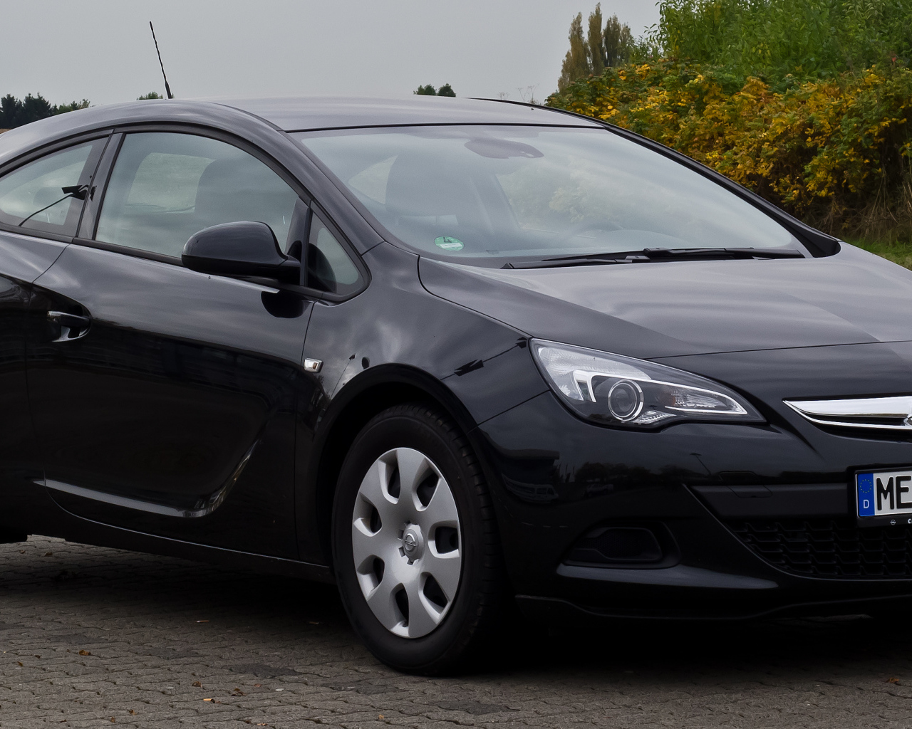 Надежный автомобиль Opel Astra GTC