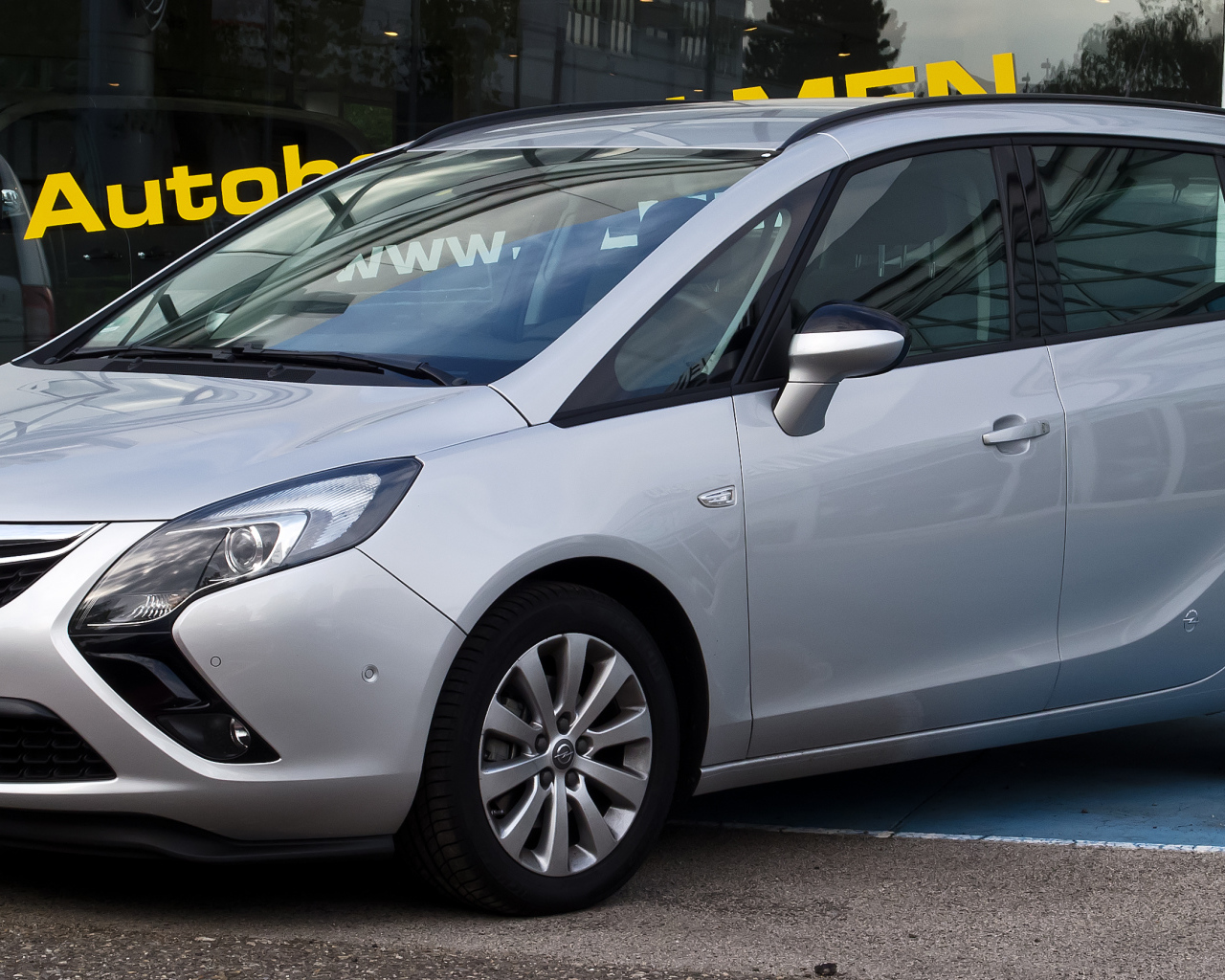 Надежный автомобиль Opel Zafira