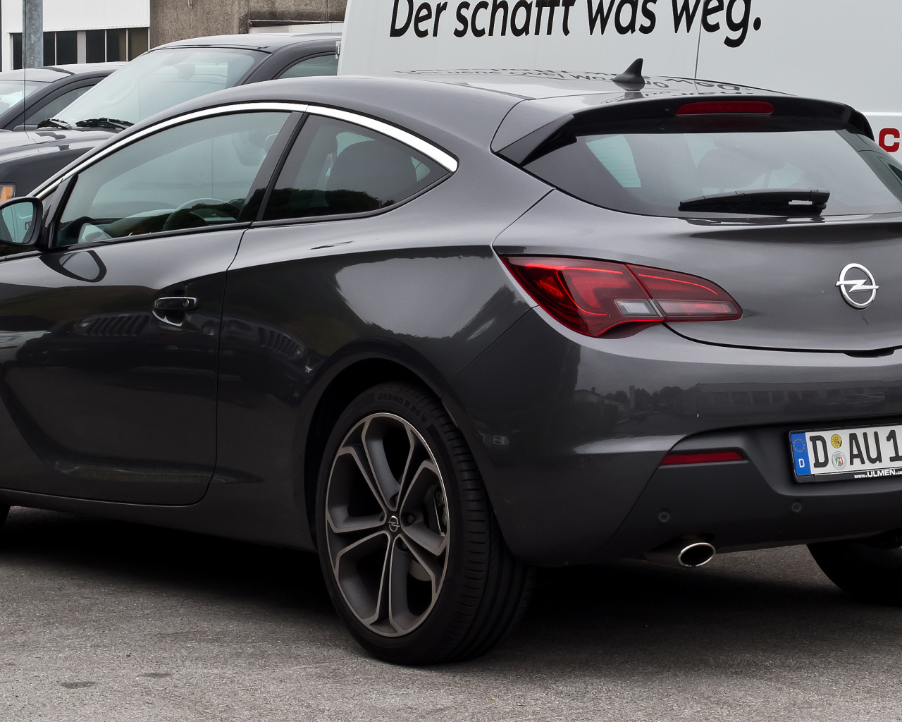 Надежная машина Opel Astra GTC