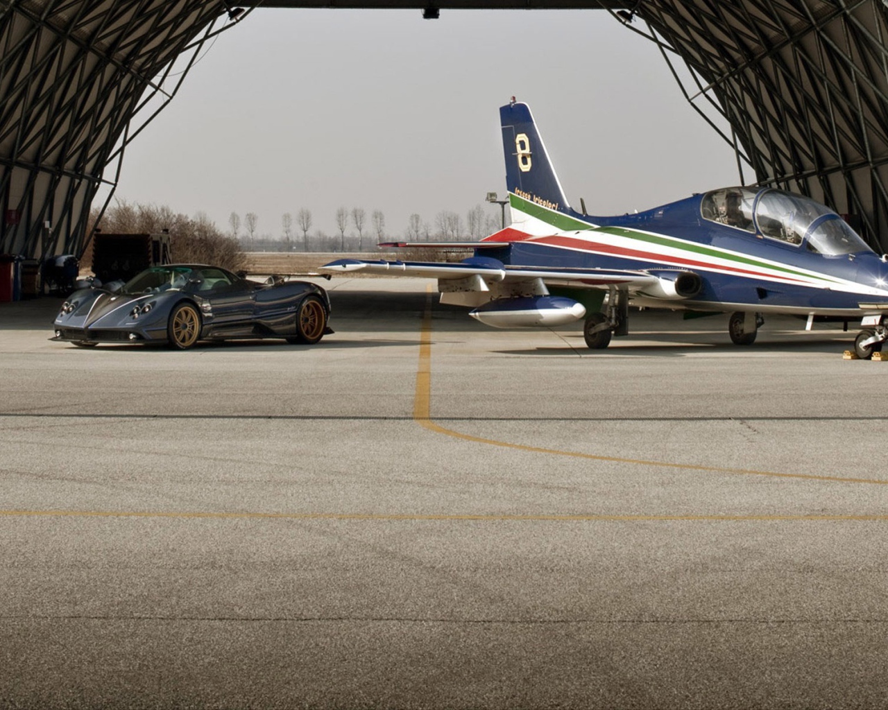 Автомобиль и самолет