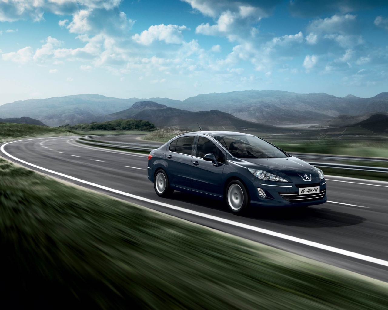 Надежная машина Peugeot 6008 2014 