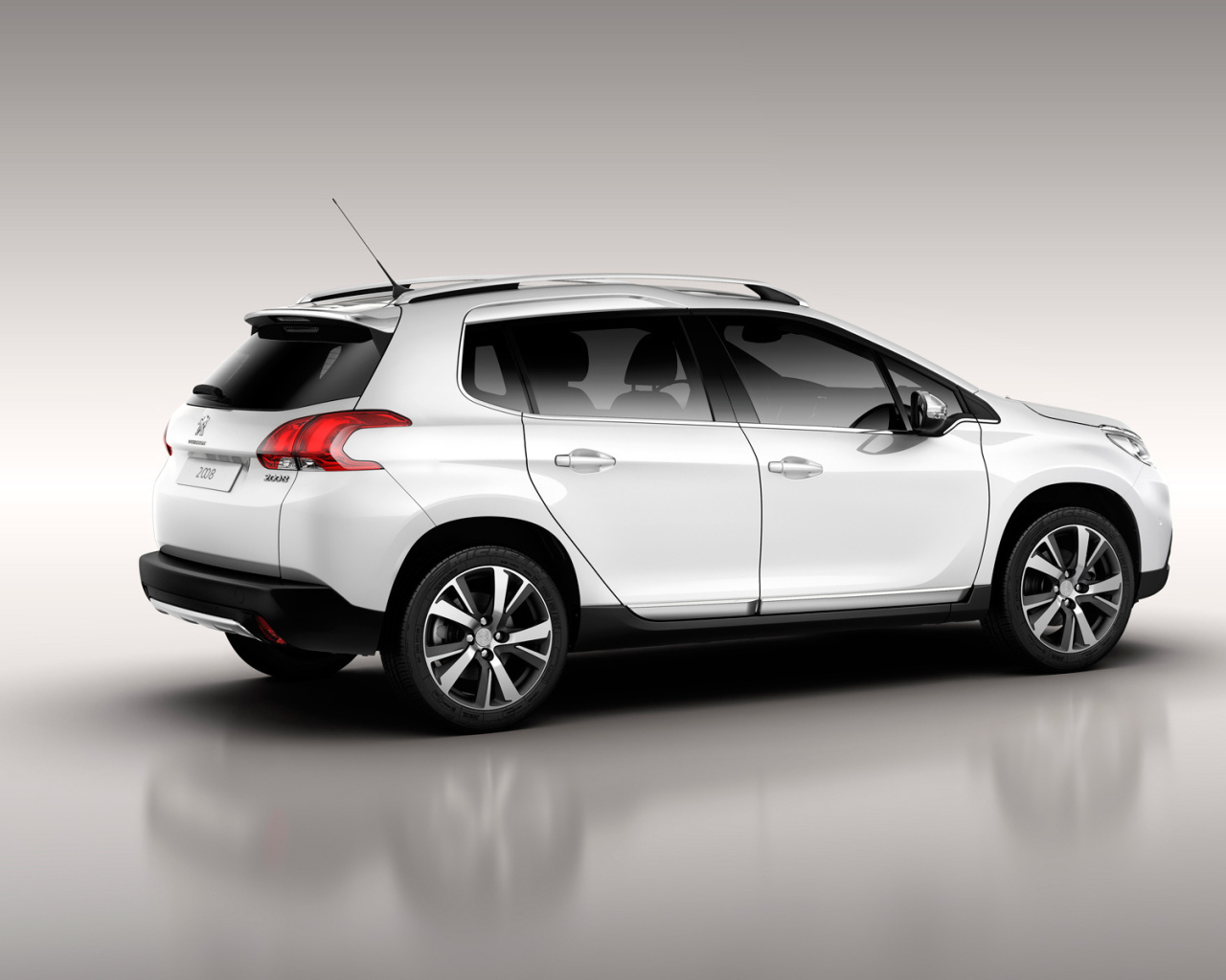 Тест драйв автомобиля Peugeot 6008 2014 года