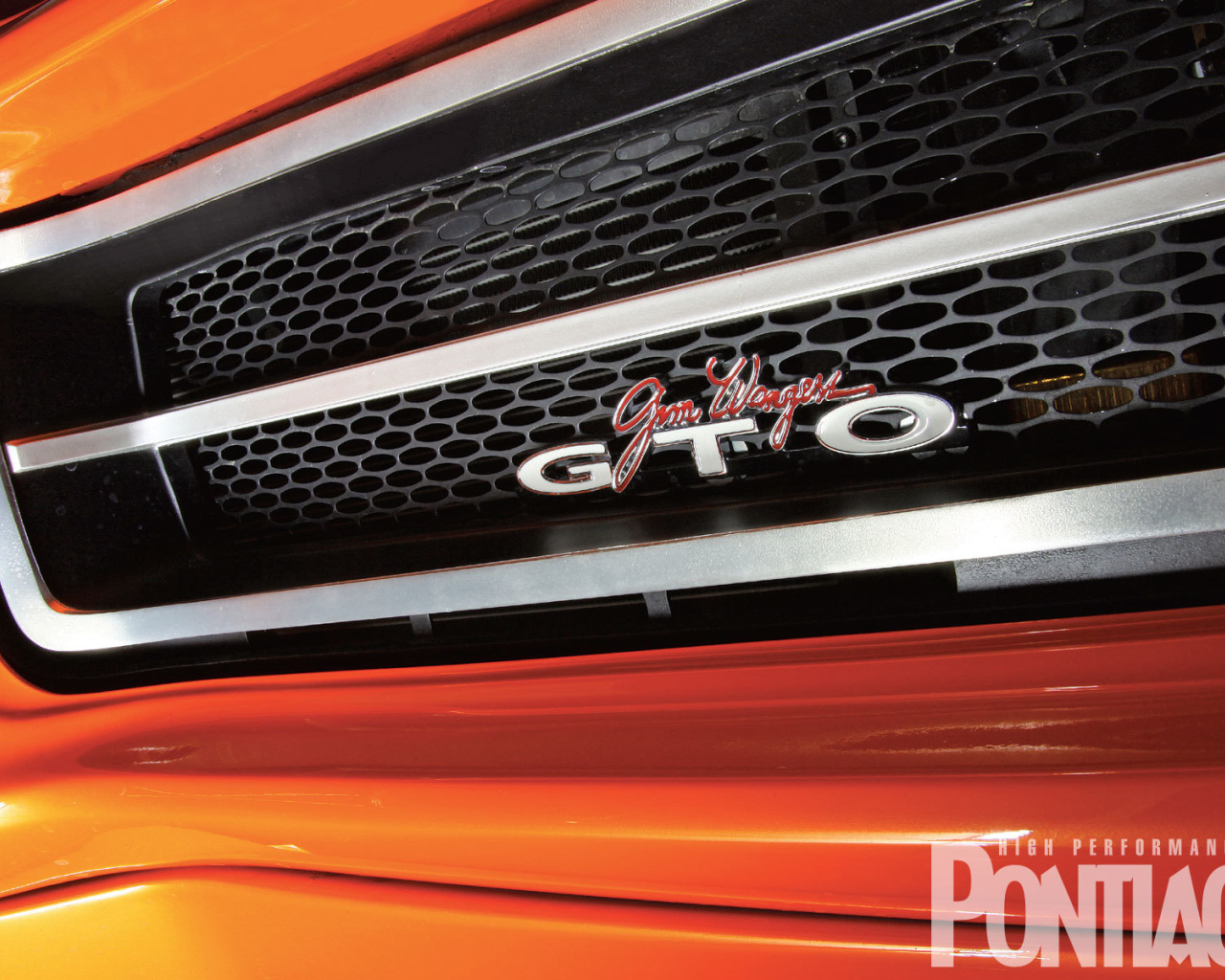 Красивый автомобиль Pontiac GTO 1969 в Москве