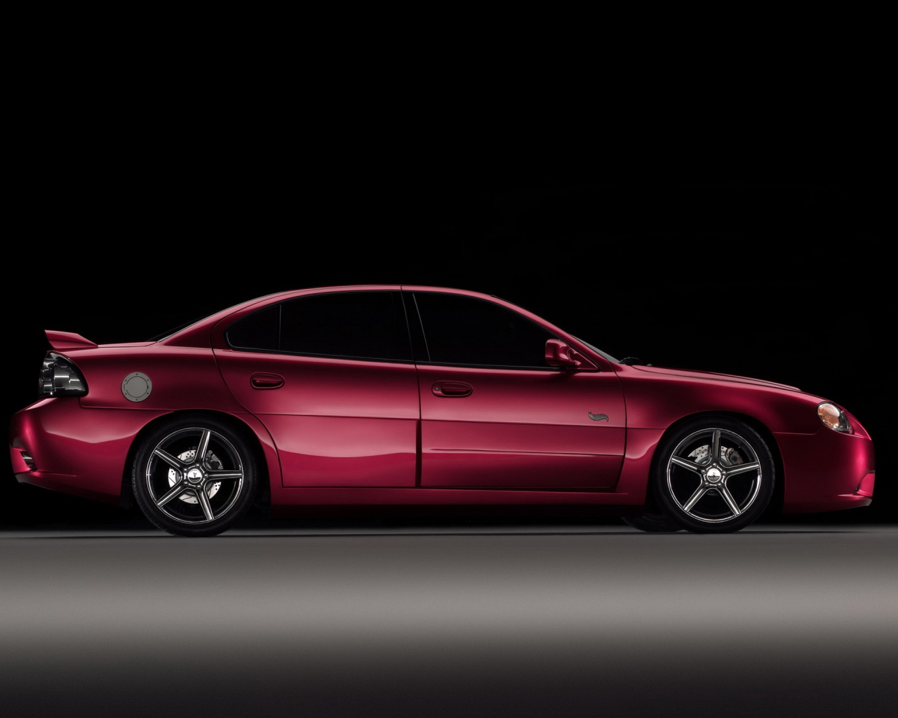 Новый автомобиль Pontiac Grand Am