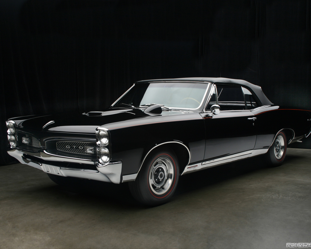 Новая машина Pontiac GTO