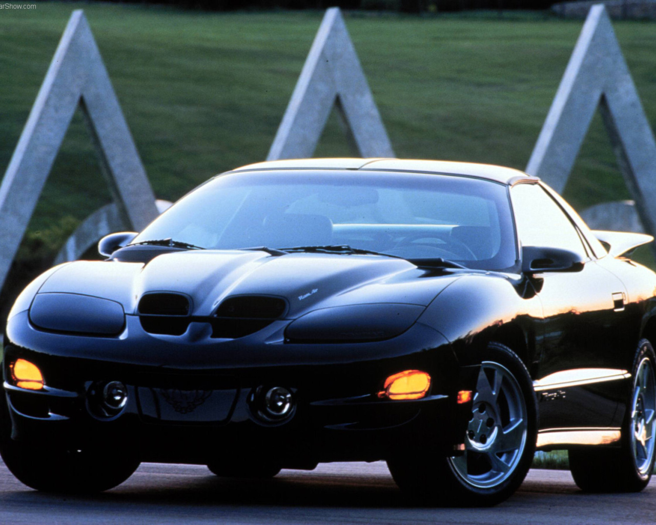 Надежная машина Pontiac Firebird