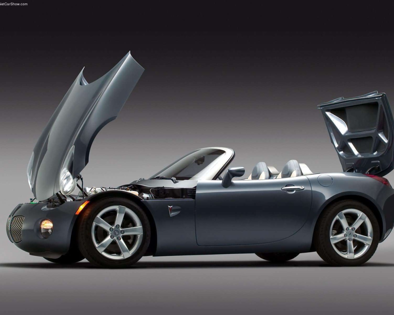 Надежная машина Pontiac Solstice